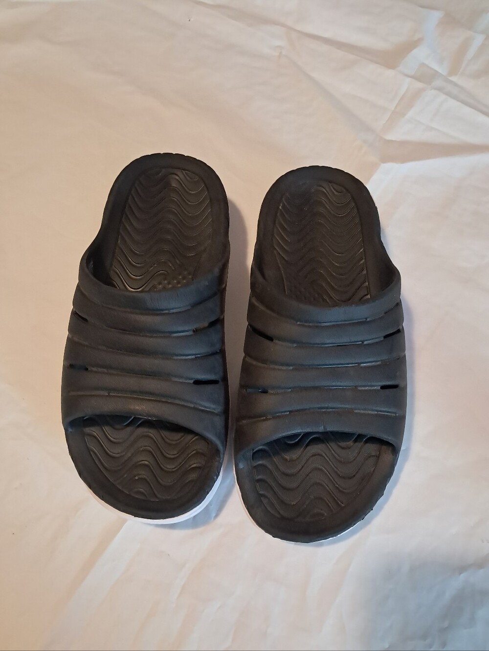 Size 8 Men's Black Slip-On Comfort Slides